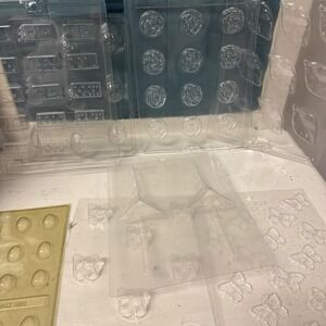 LOT OF‎ 8 Vtg CHOCOLATE CANDY SOAP MOLD PARTY FAVORS Easter Butterflies Eiffel +